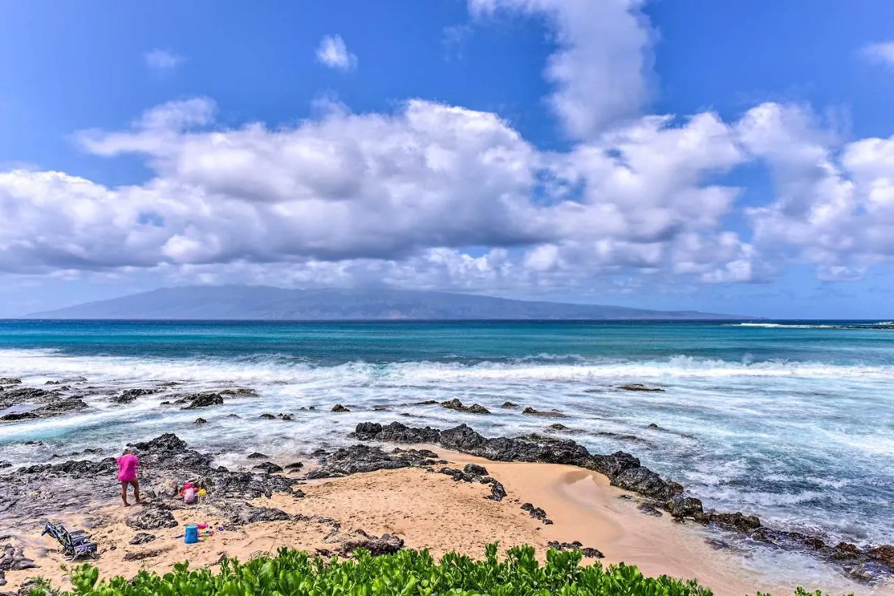 Bright And Airy Lahaina Condo - Walk To Beach! Kahana United States